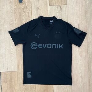 Puma - men’s black soccer shirt, size large